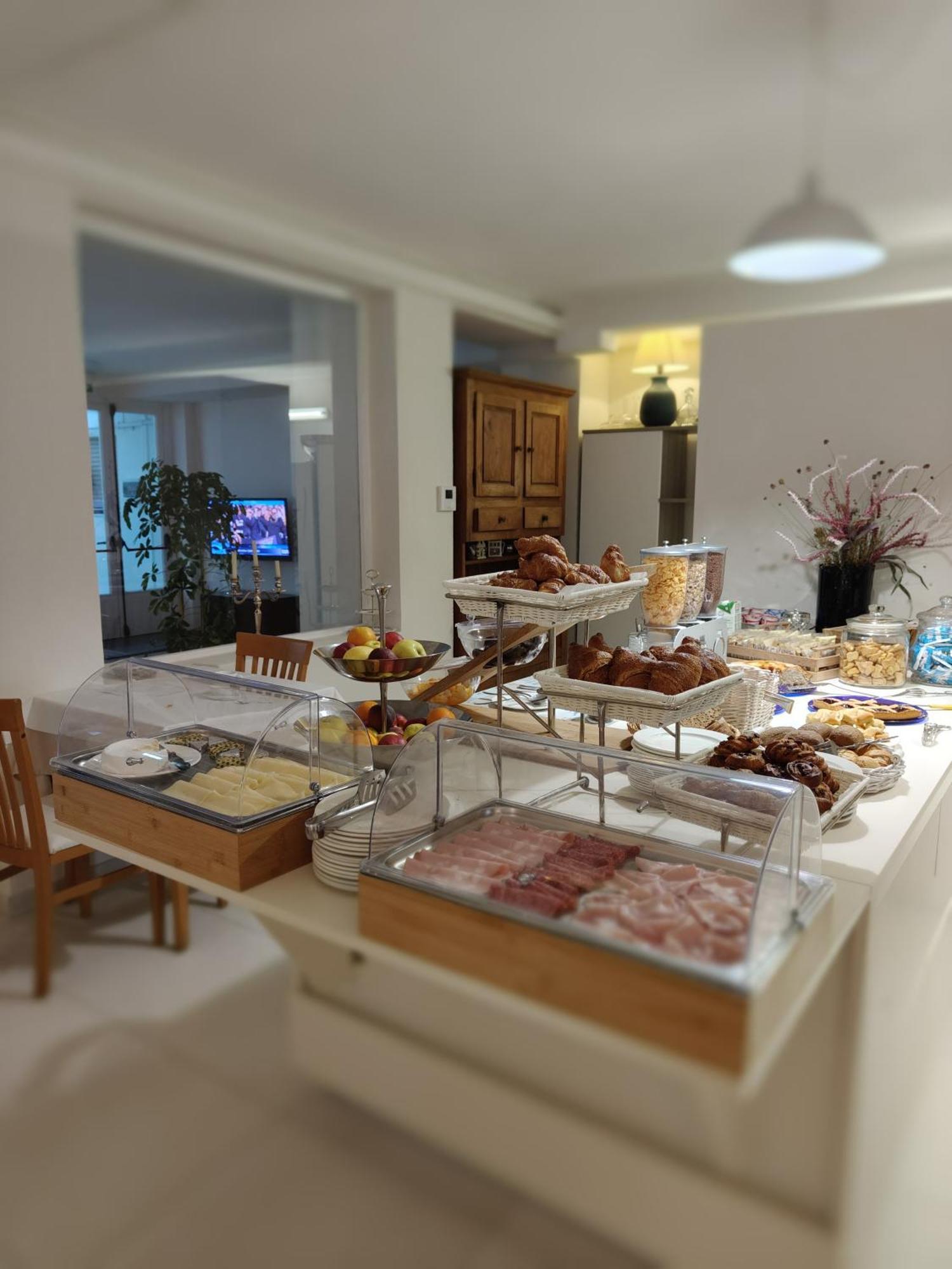 Hotel Ausonia フォッローニカ エクステリア 写真