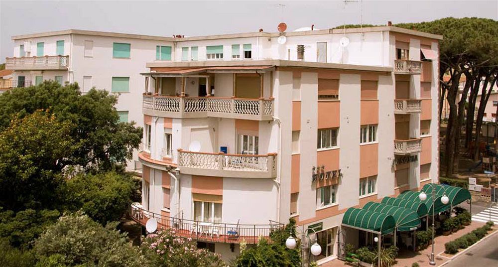 Hotel Ausonia フォッローニカ エクステリア 写真